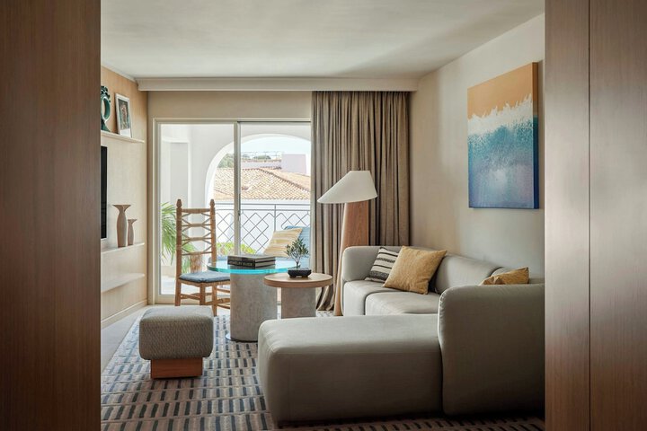 Room 25 of 131