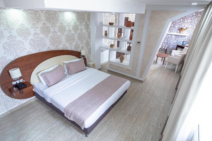 Room 3 of 45