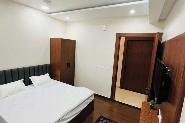 Room 2 of 19