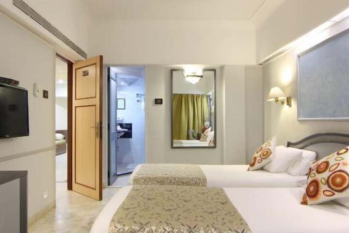 Room 7 of 70