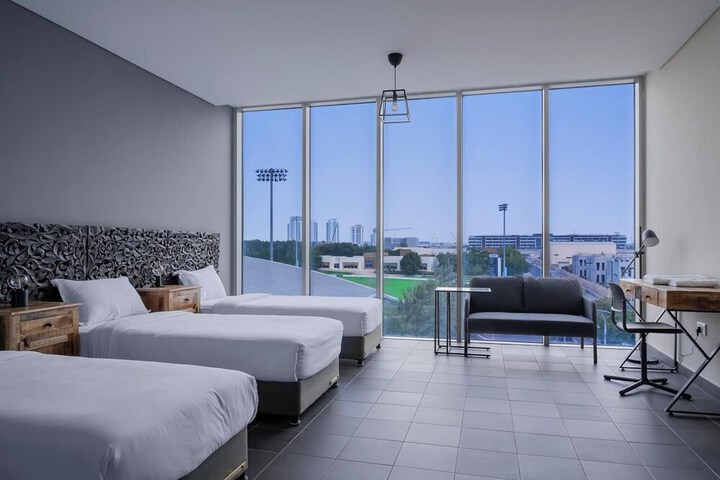 Room 2 of 8