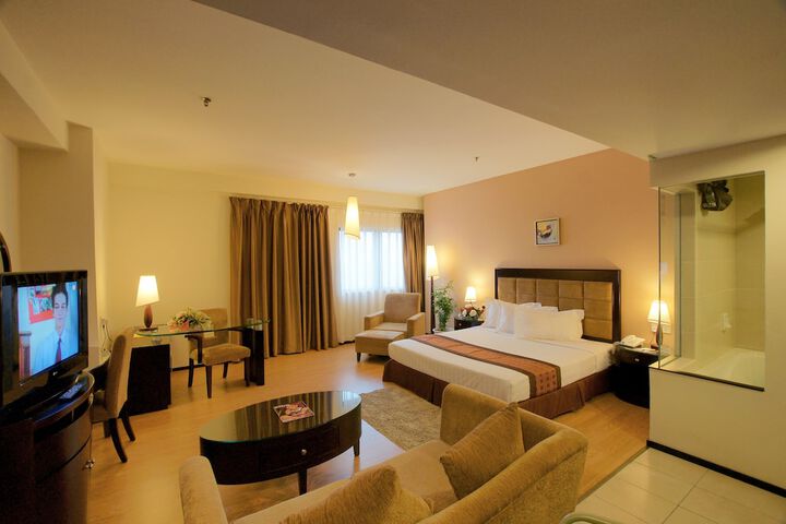 Room 4 of 61
