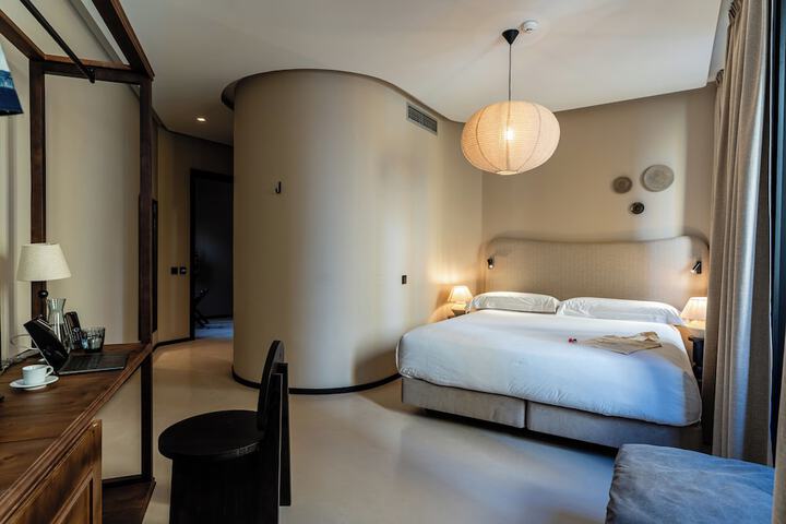 Room 16 of 50