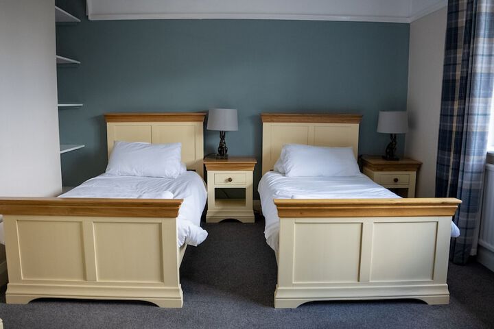 Room 9 of 35