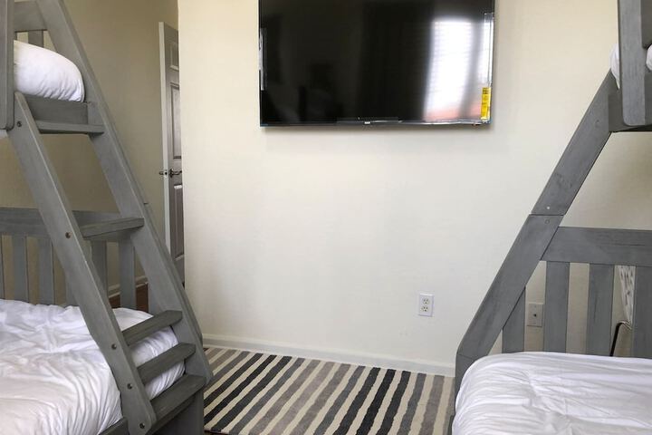 Room 6 of 26