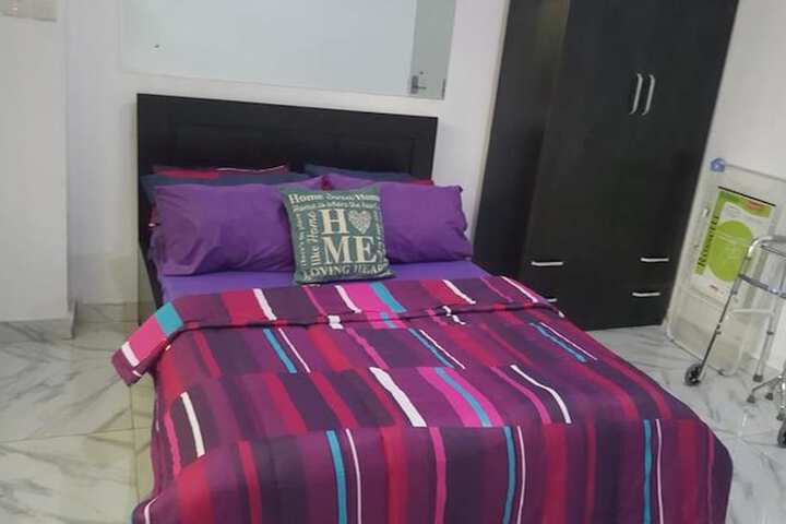 Room 7 of 16