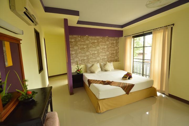 Room 9 of 165