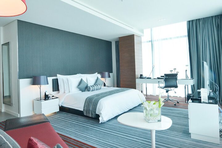 Room 9 of 68