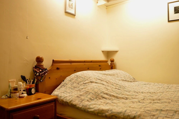 Room 5 of 15
