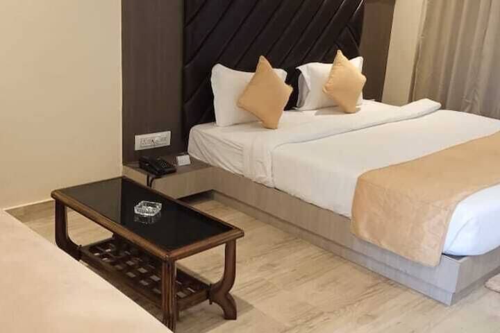 Room 15 of 125