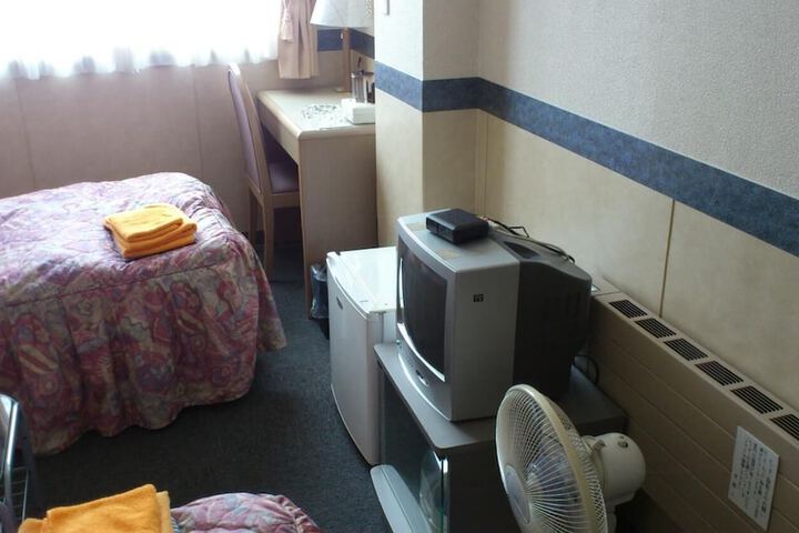Room 11 of 17