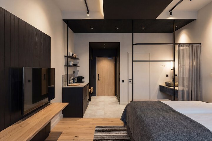Room 3 of 5