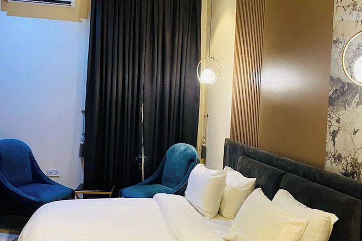 Room 12 of 35