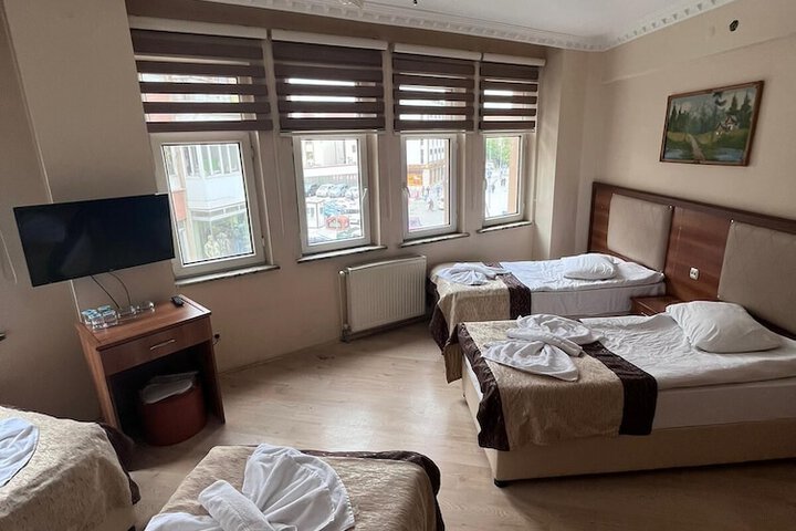 Room 3 of 27