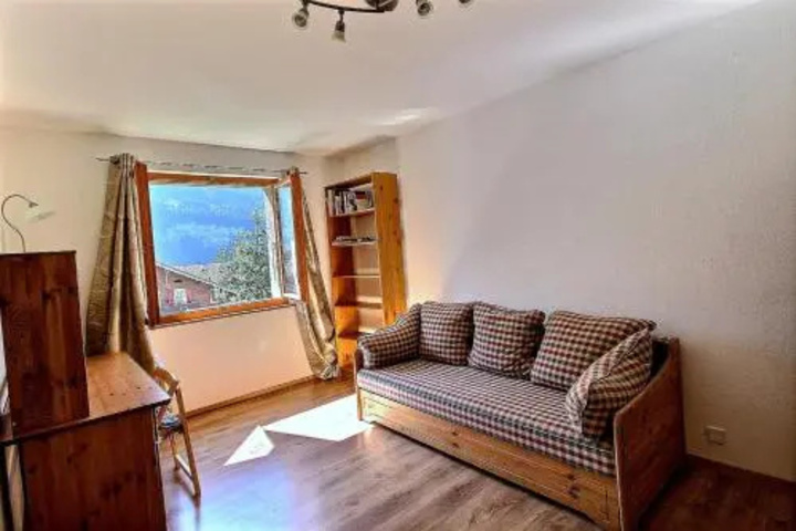 Room 2 of 20