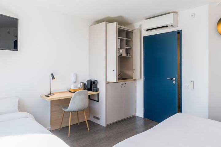 Room 8 of 44