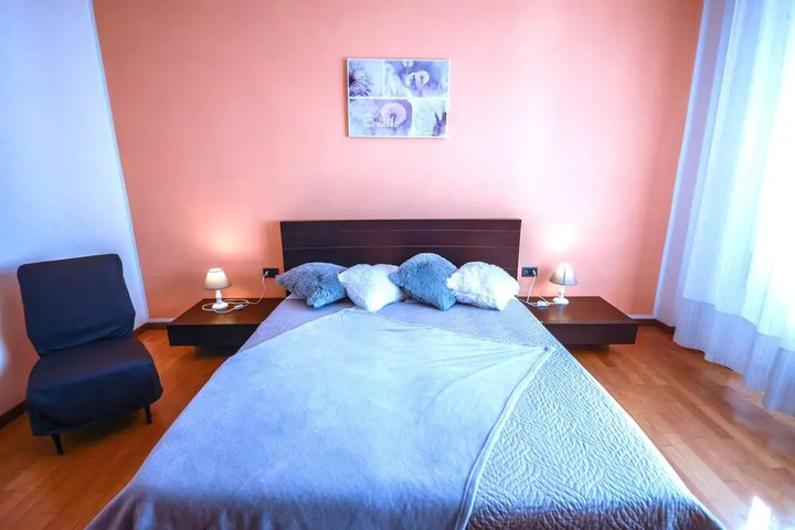 Room 4 of 20