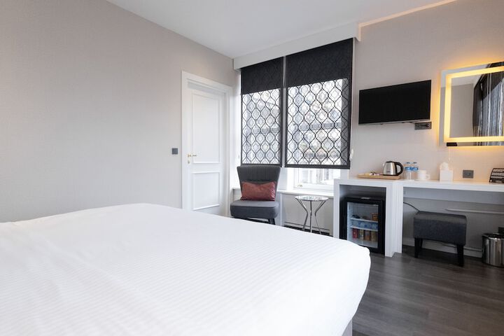 Room 20 of 184