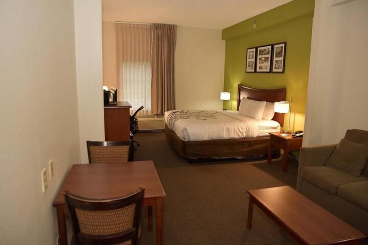 1 King Bed (1 of 8)