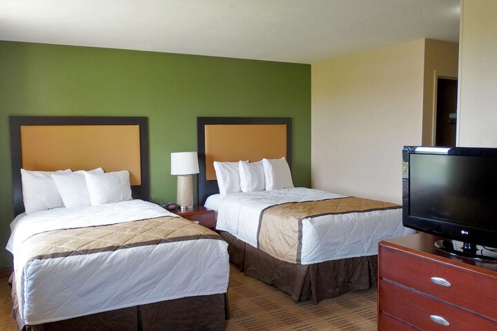 Deluxe 2 Double Beds (2 of 7)