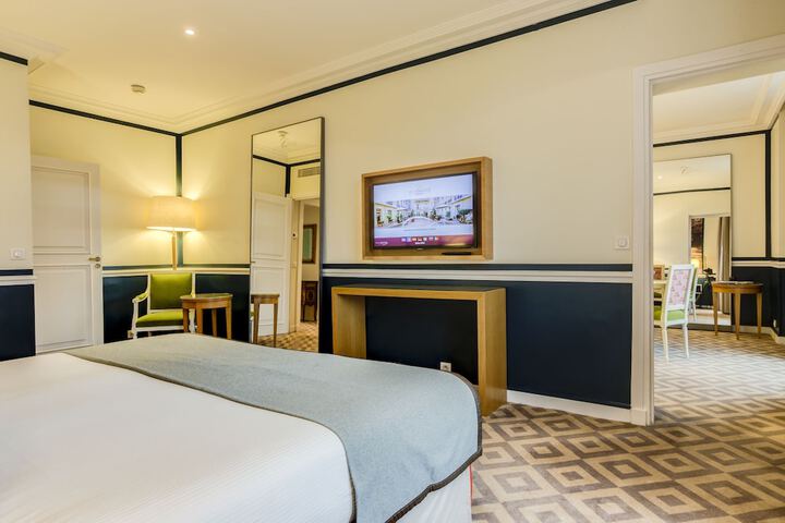 Room 21 of 106
