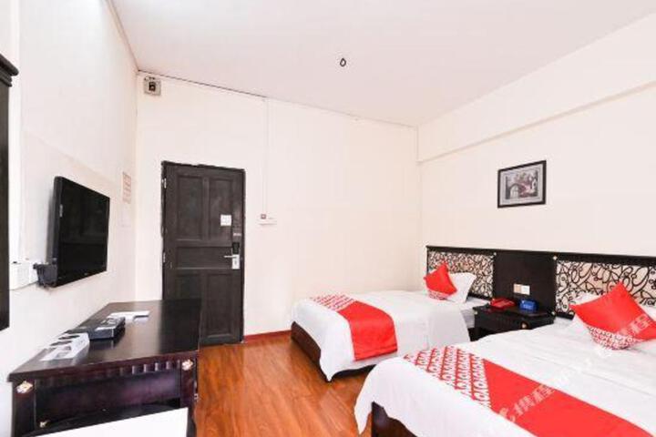 Nanning Gujiang Hotel (Railway Station Subway Station)