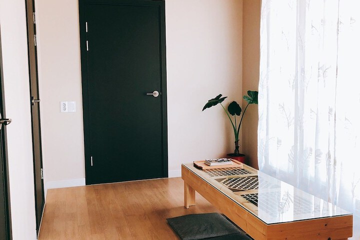 Room 6 of 20