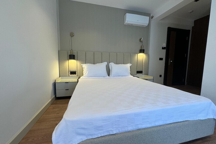 Room 28 of 59