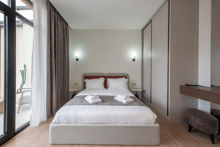 Room 9 of 31