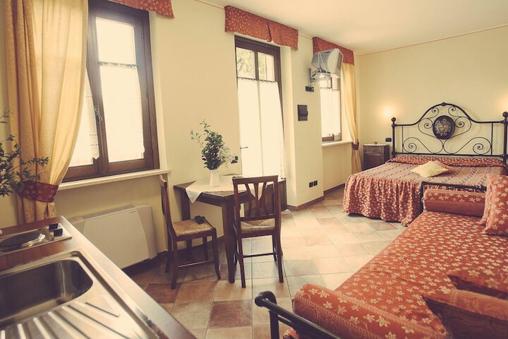 Room 27 of 61