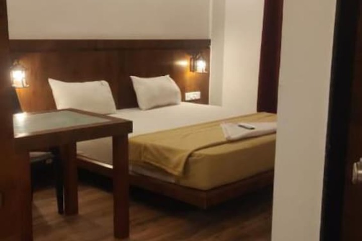 Room 7 of 15