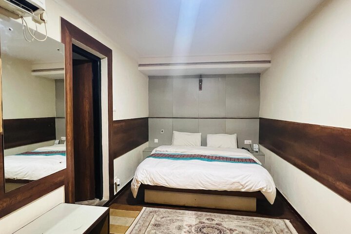 Room 12 of 19
