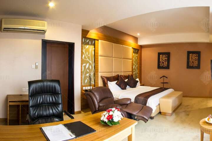 Room 9 of 56