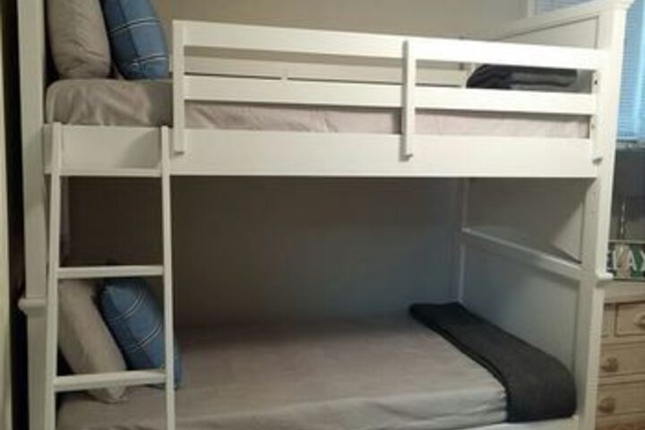 Room 52 of 165