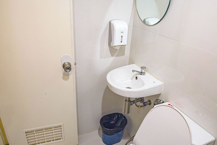Room 71 of 77