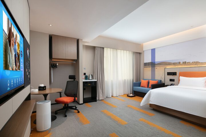 Room 8 of 42
