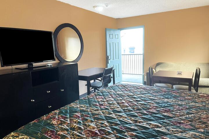 Room 8 of 78