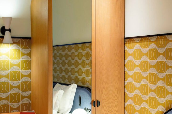 Room 19 of 34