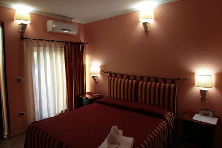 Room 12 of 19