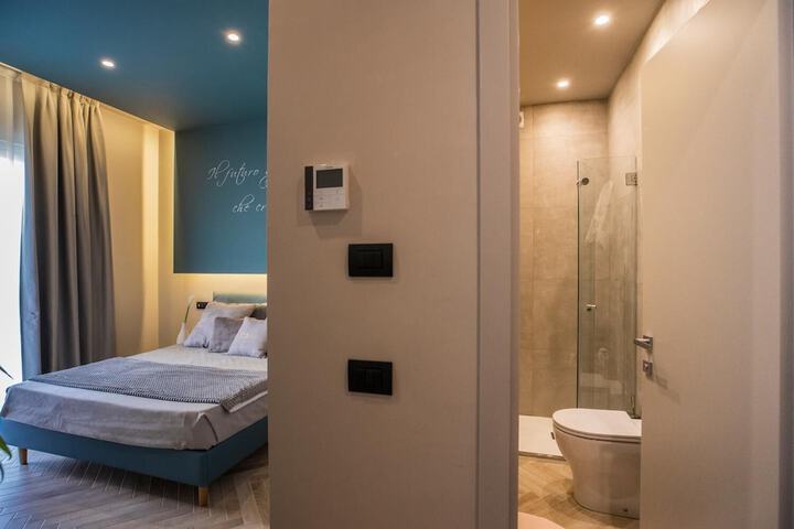 Room 8 of 25
