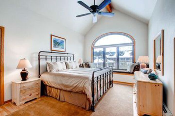 Room 9 of 22