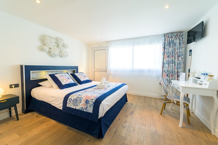 Room 44 of 75