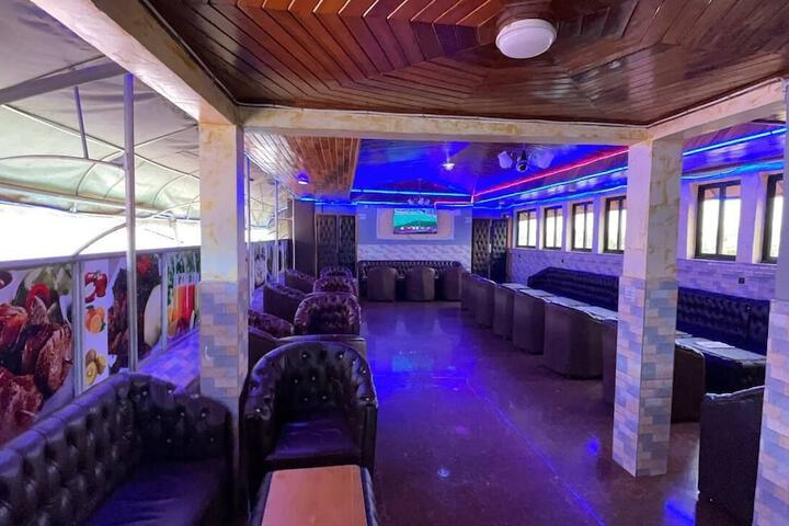 Lounge 104 of 118