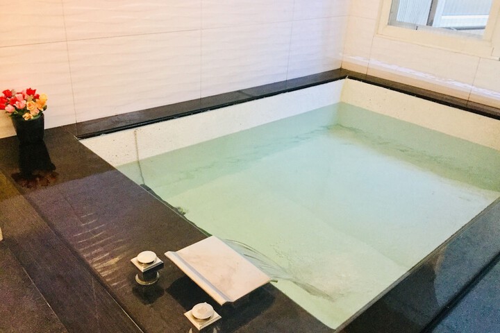 Room 29 of 32