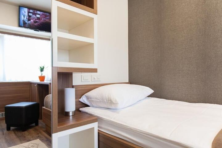 Room 4 of 22