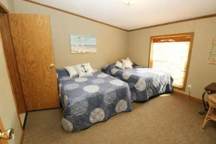 Room 4 of 11