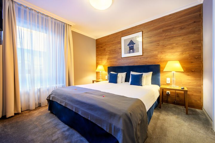 Room 35 of 62