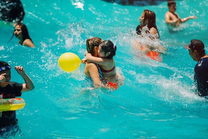 Hotel Pool