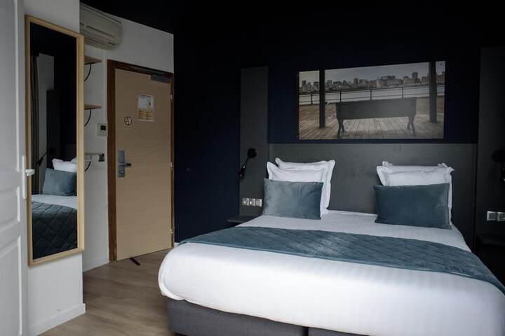 Room 28 of 49