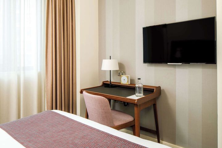 Room 35 of 81